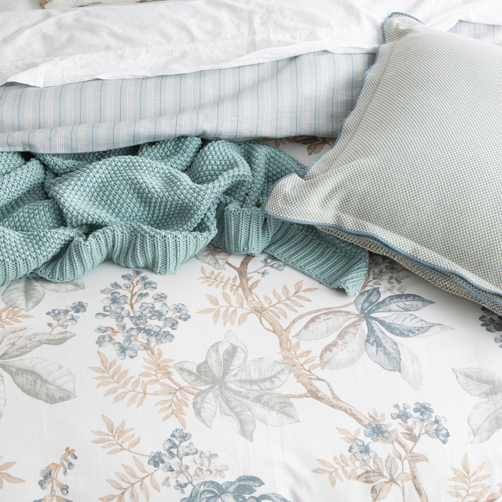 Kids Floral Vine Quilt Cover Set - Image 3